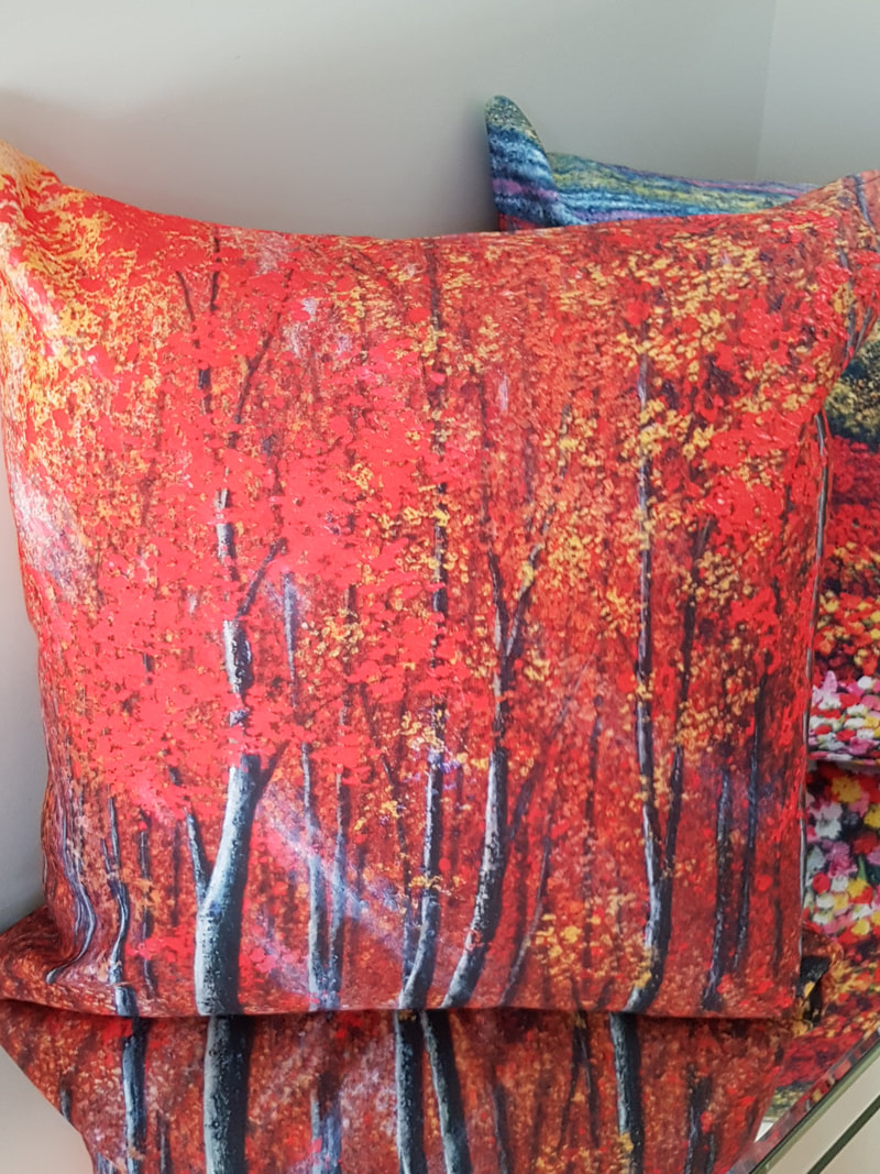 Red trees cushion in situ